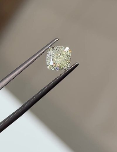 Бриллиант кушон 1.30 ct U-V/VVS2