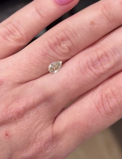 Бриллиант груша 0.64 ct L/VS1