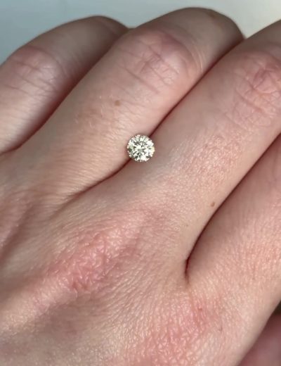 Бриллиант круг 0.52 ct Q-R/SI1