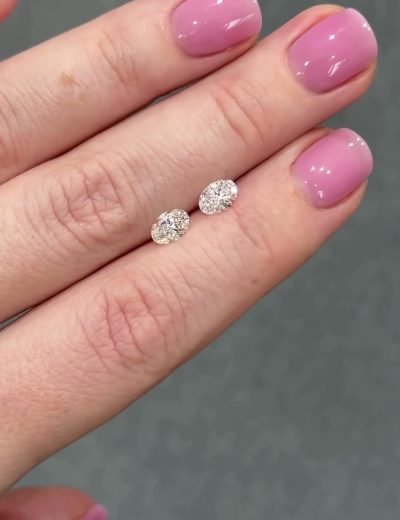 Пара бриллиантов овал 0.55 ct D/SI1, 0.55 ct E/VS2